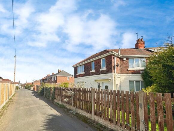 3 bed Semi-Detached for sale Image 12