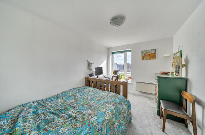 1418158-10-699db2...