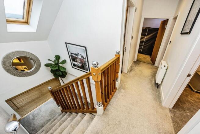 4 bed Detached for sale Image 9