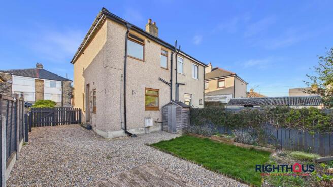 2 bed Semi-Detached to rent Image 9