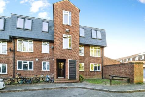 Limes Avenue, Chigwell, Essex, IG7