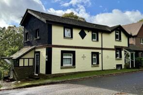 Flat 3, Woolmer Hill Lodge, Lower Hanger, Haslemere GU27 1FF