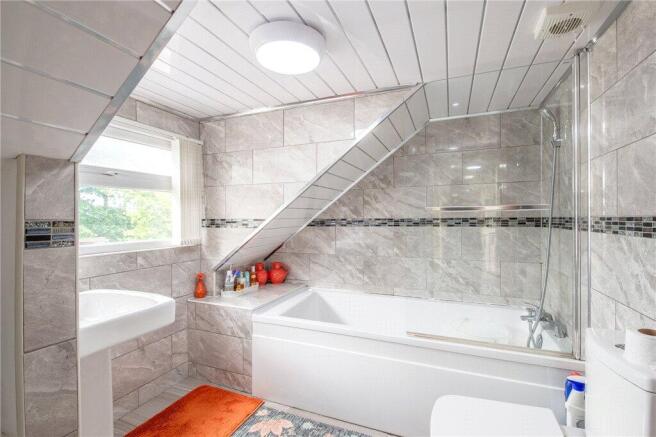 4 bed Detached for sale Image 11