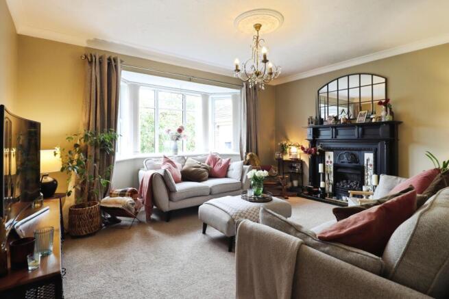 4 bed Detached for sale Image 12