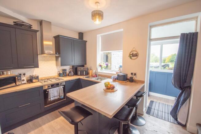 17 Sun Street, Eastburn BD20 8UR photo 4