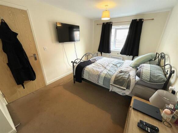 2 bed Apartment for sale Image 9