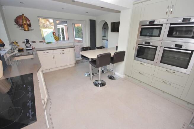 Kitchen / Breakfast Room