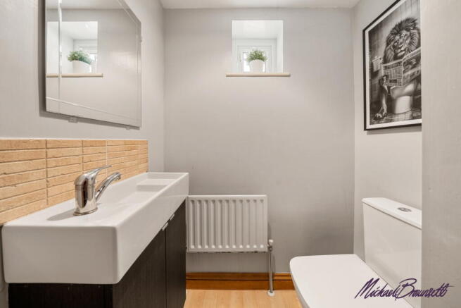 3 bed Semi-Detached for sale Image 10