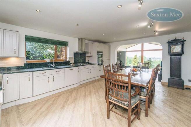 MAGNIFICENT BREAKFAST KITCHEN