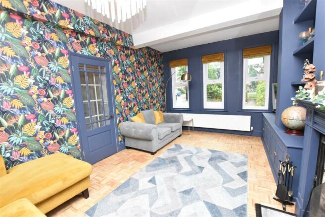 FORMAL LOUNGE