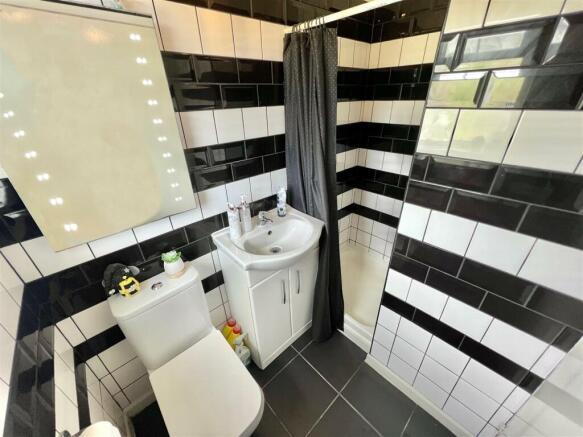 Bedroom One Ensuite