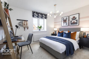 33, Farmingdale Close, Aylesbury HP18 1BD