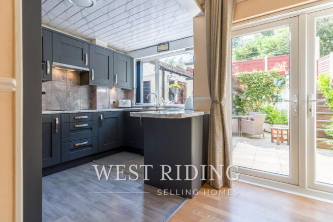 4 bed Semi-Detached for sale Image 10