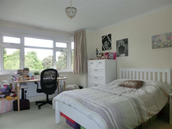 BEDROOM 2