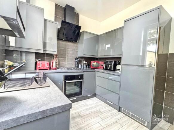 2 bed Terraced for sale Image 5