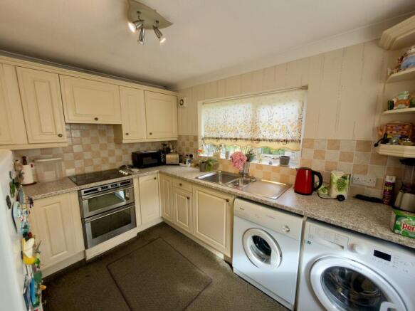 Matlock Grove, Burnley photo 4