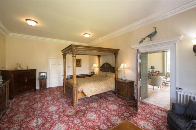 9 bed Detached for sale Image 12