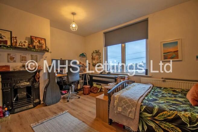 4 bed Terraced to rent Image 7