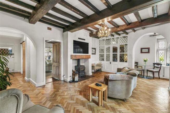 5 bed Detached for sale Image 7