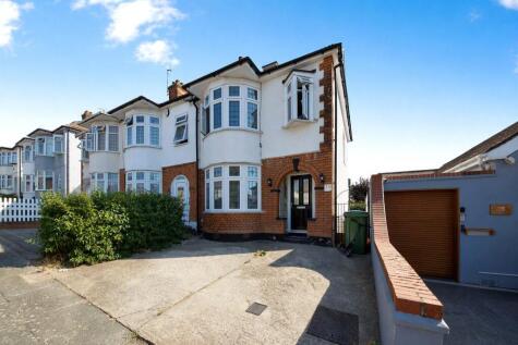 Staverton Road, Hornchurch, RM11