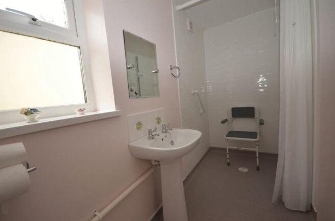 SHOWER ROOM