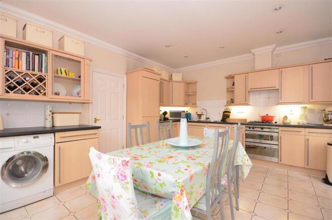 Dining / Kitchen Area