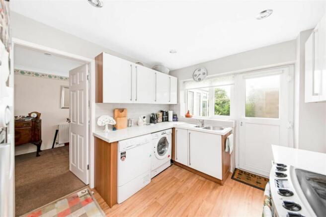KITCHEN 2.jpg