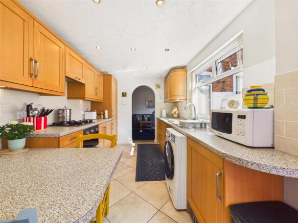 3 bed Terraced for sale Image 5