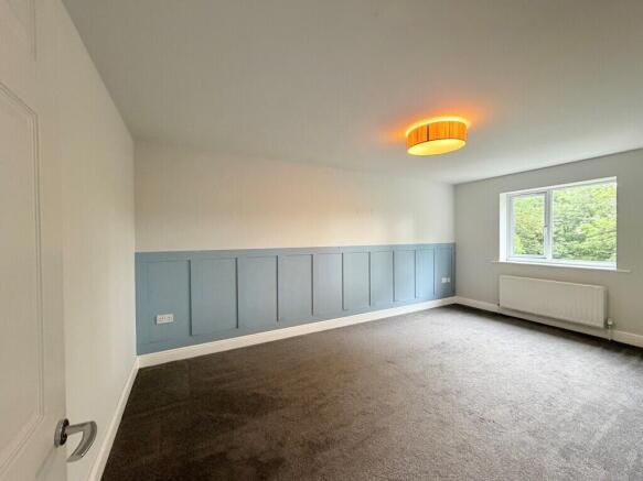 5 bed Detached to rent Image 8