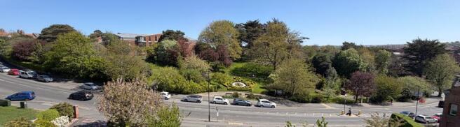 2 bed Flat for sale Image 5