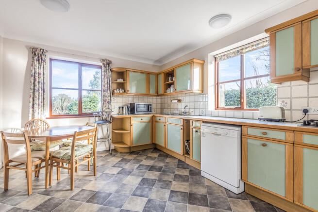 Kitchen/Breakfast...