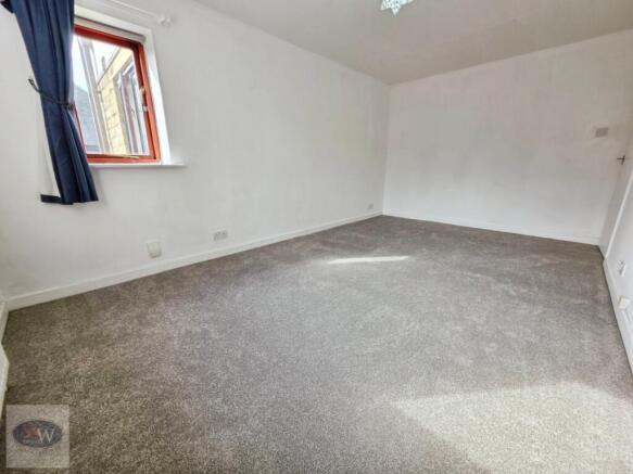 2 bed Ground Flat for sale Image 9
