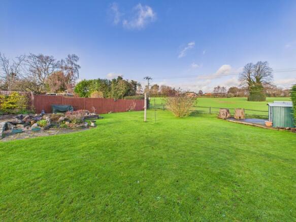 CAM02119G0-PR0499-STILL024