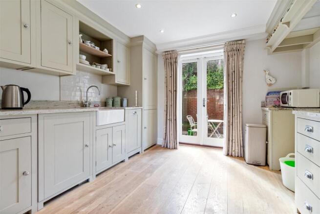 Sussex Court, 4-003.jpg