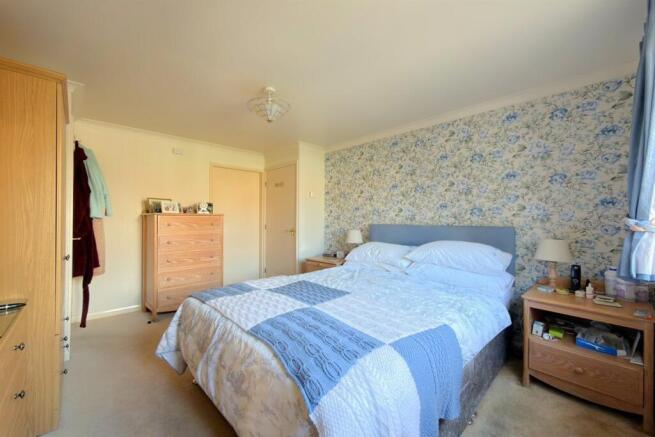 3 bed Bungalow for sale Image 12