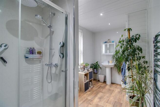2 bed Terraced for sale Image 7