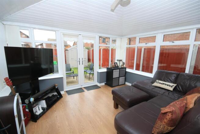 GARDEN ROOM