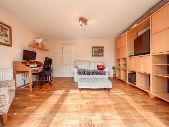 Family room/bedroom 4