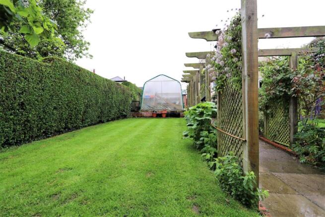 26rear garden 3 IMG_
