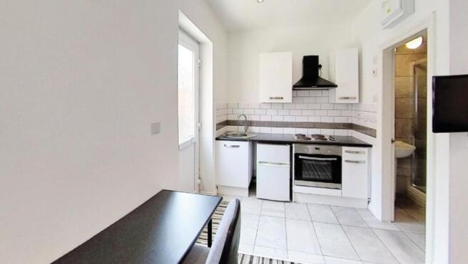 111A QUEENS ROAD FLAT 4-08.jpg