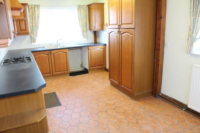 Fitted Dining Kitchen Picture2