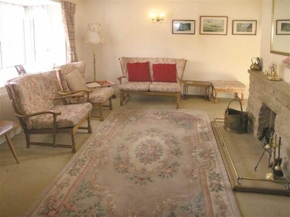 LOUNGE AREA