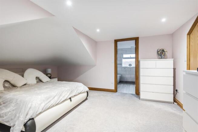 Master Bedroom.jpg