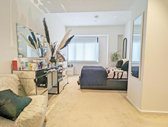 2 bed Apartment for sale Image 4