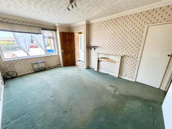 Gurjun Close, Upton photo 4