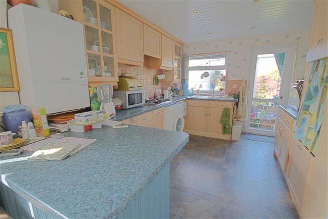 KITCHEN/DINING ROOM