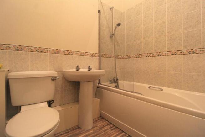 2 bed Apartment to rent Image 6