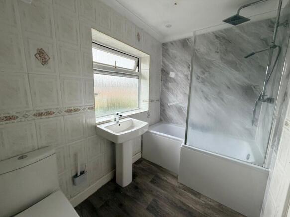 3 bed Semi-Detached to rent Image 12