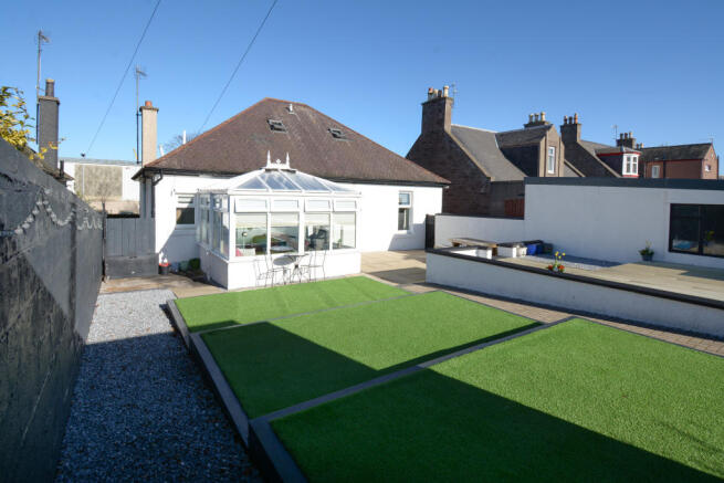 Rear Exterior & Garage