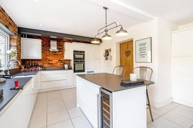 Kitchen / Dining